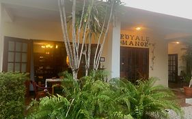 Royale Manor